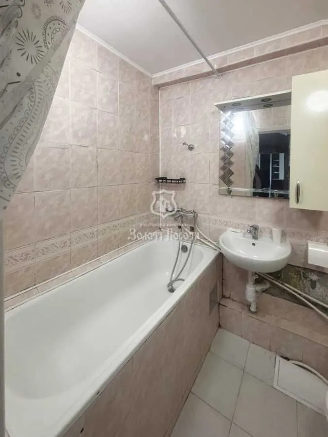 Фото Продаю 2 кімнатну квартиру, 47.6 кв. м, Івана Виговського вул. (Маршала Гречка) 24а Київ, ціна: 58000 USD, код 8720