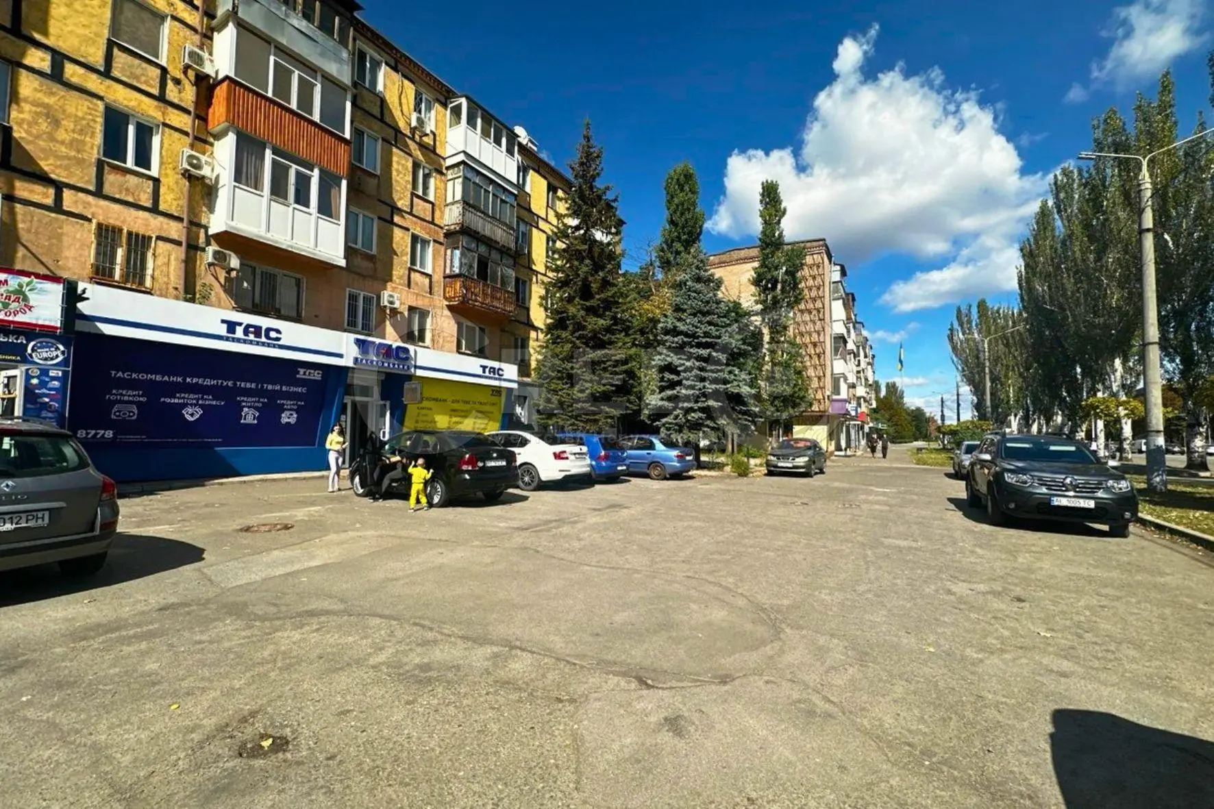 Фото Оренда торгівельної площі, Металургів просп. 27 Кривий Ріг в довгострокову оренду, ціна: 50000 UAH, код 8724