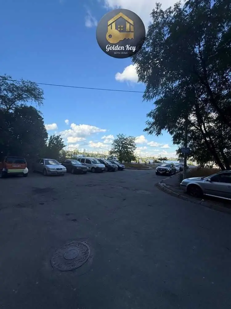 Фото Продаю 3 кімнатну квартиру, 81.9 кв. м, Ревуцького вул. 44 Київ, ціна: 84000 USD, код 8731