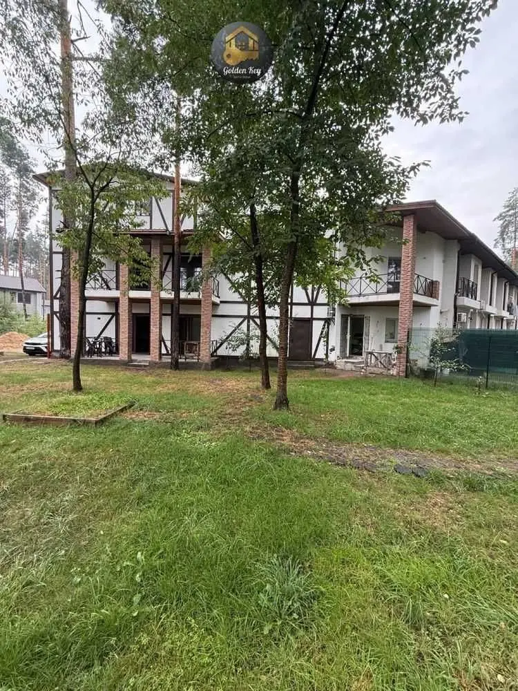 Фото Продаю будинок, 200 кв. м, Лісова вул.  Київ, ціна: 160000 USD, код 8737