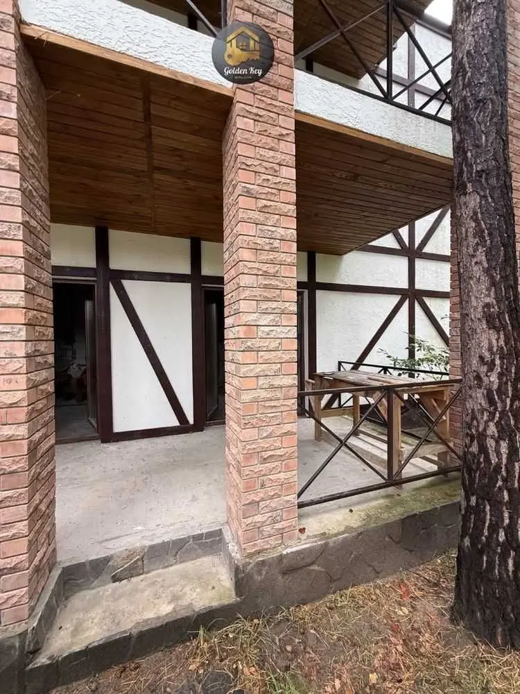 Фото Продаю будинок, 200 кв. м, Лісова вул.  Київ, ціна: 160000 USD, код 8737