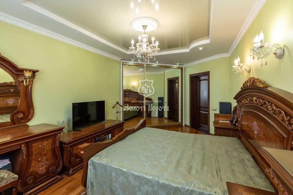 Фото Продаю 4-комнатную квартиру, 142 кв. м, Срибнокильская ул. 1 Киев, цена: 200000 USD, код 8753