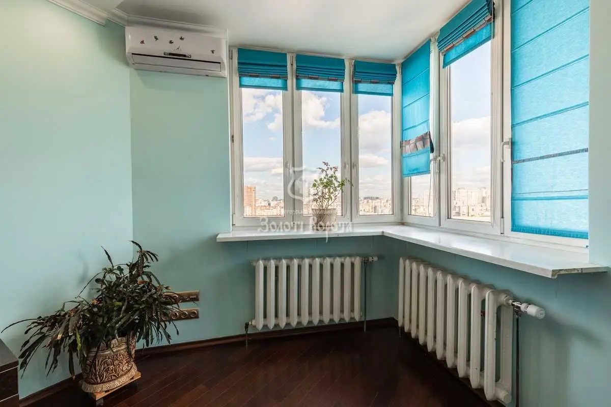 Фото Продаю 4-комнатную квартиру, 142 кв. м, Срибнокильская ул. 1 Киев, цена: 200000 USD, код 8753