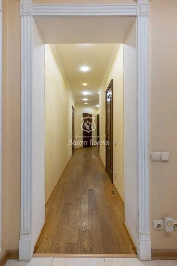 Фото Продаю 4-комнатную квартиру, 142 кв. м, Срибнокильская ул. 1 Киев, цена: 200000 USD, код 8753