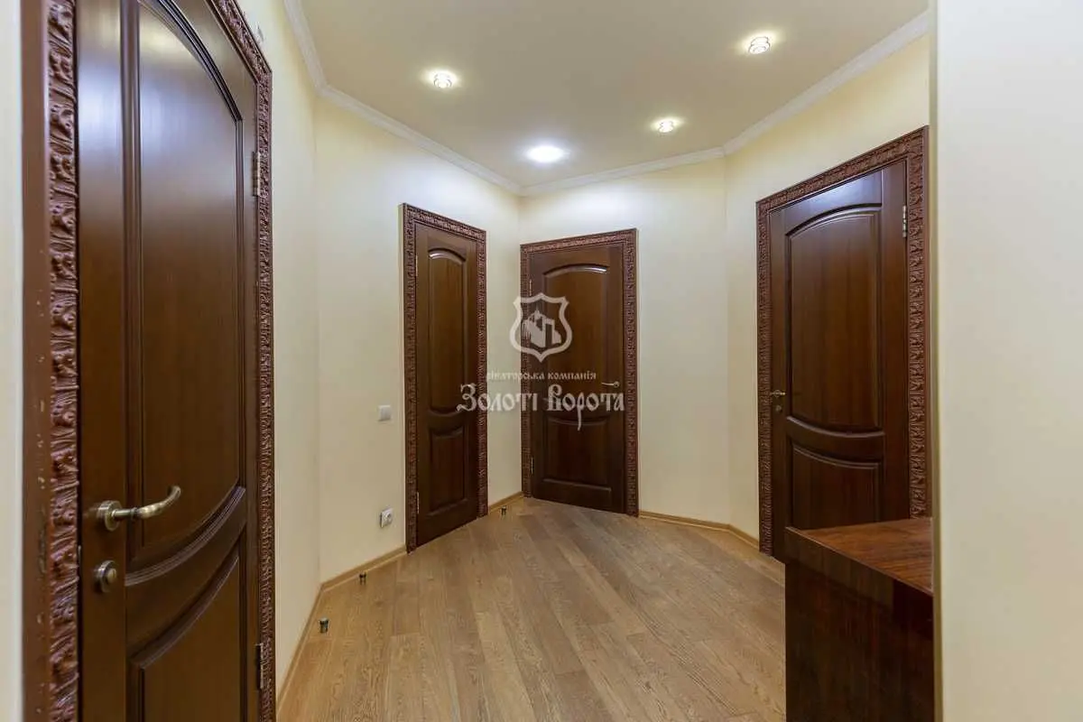 Фото Продаю 4-комнатную квартиру, 142 кв. м, Срибнокильская ул. 1 Киев, цена: 200000 USD, код 8753