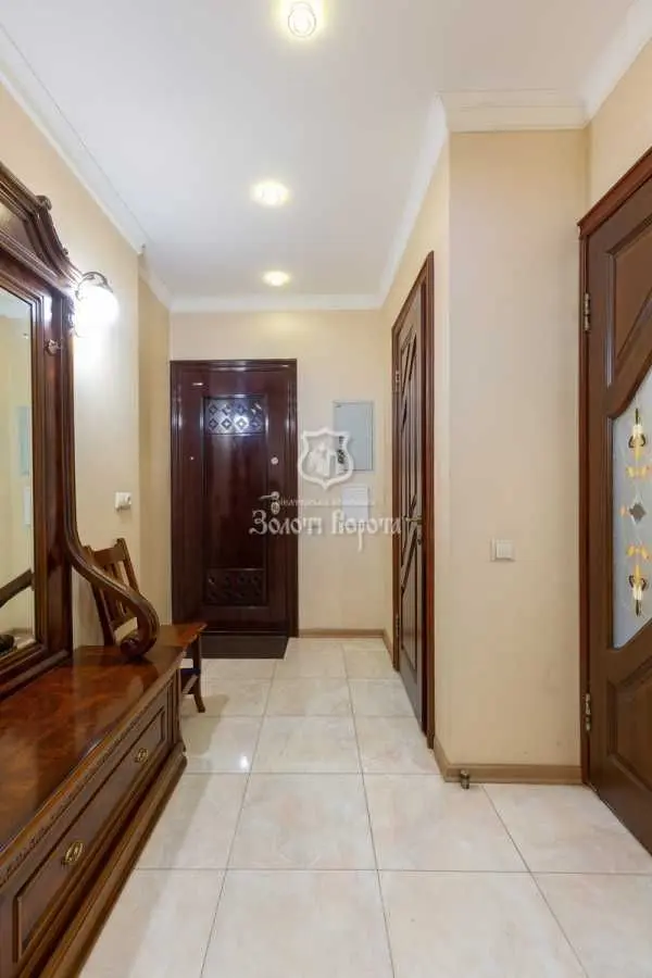 Фото Продаю 4-комнатную квартиру, 142 кв. м, Срибнокильская ул. 1 Киев, цена: 200000 USD, код 8753