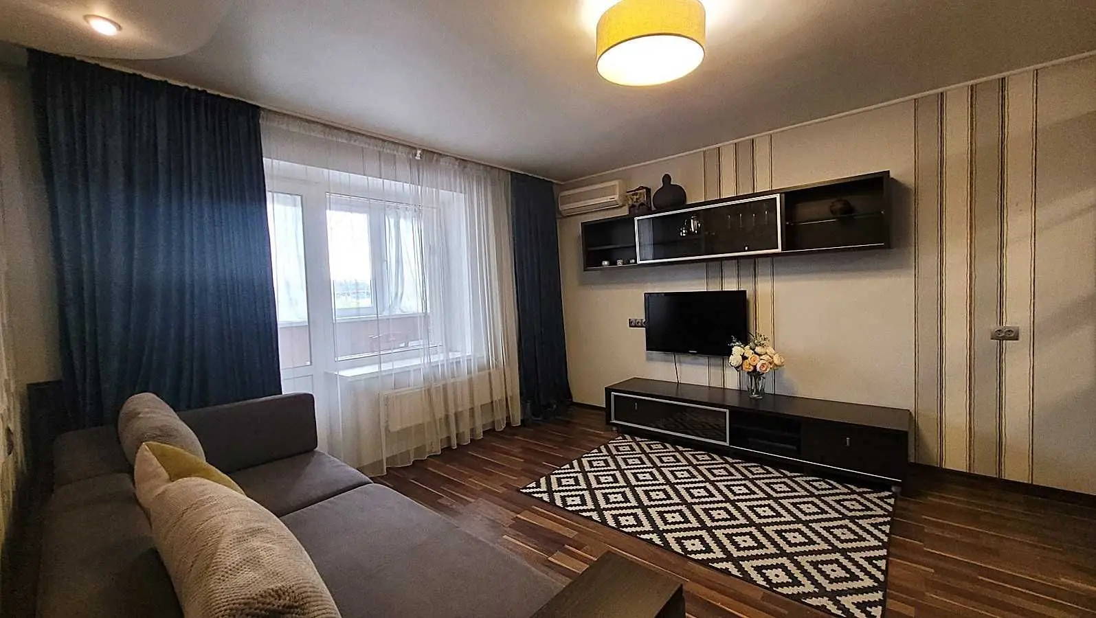 Фото Selling a 3-room apartment, 70 sq.m., Dniprovska Embarkment 13 Kyiv, price: 95000 USD, code 8756