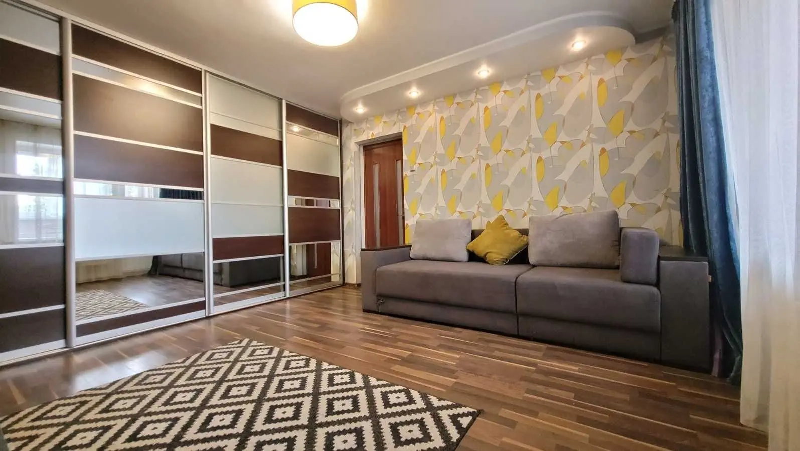 Фото Selling a 3-room apartment, 70 sq.m., Dniprovska Embarkment 13 Kyiv, price: 95000 USD, code 8756