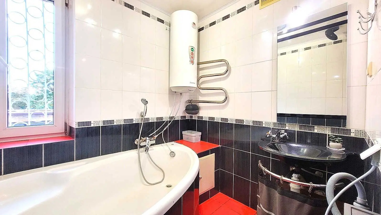 Фото Selling a 3-room apartment, 70 sq.m., Dniprovska Embarkment 13 Kyiv, price: 95000 USD, code 8756