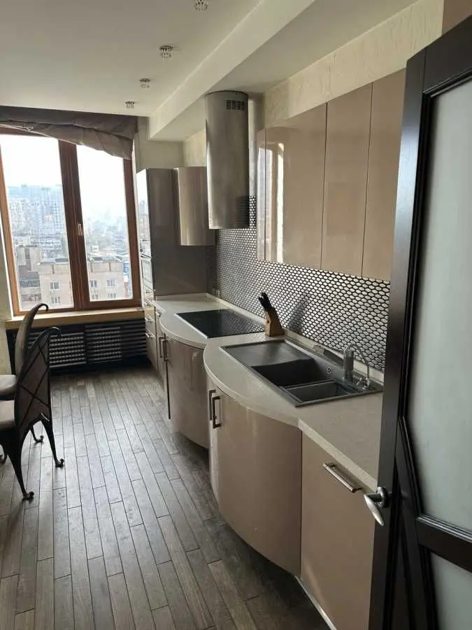 Фото Rent a 4-room apartment, Zhylianska Street 59 Kyiv for long-term rent, price: 52000 UAH, code 8762