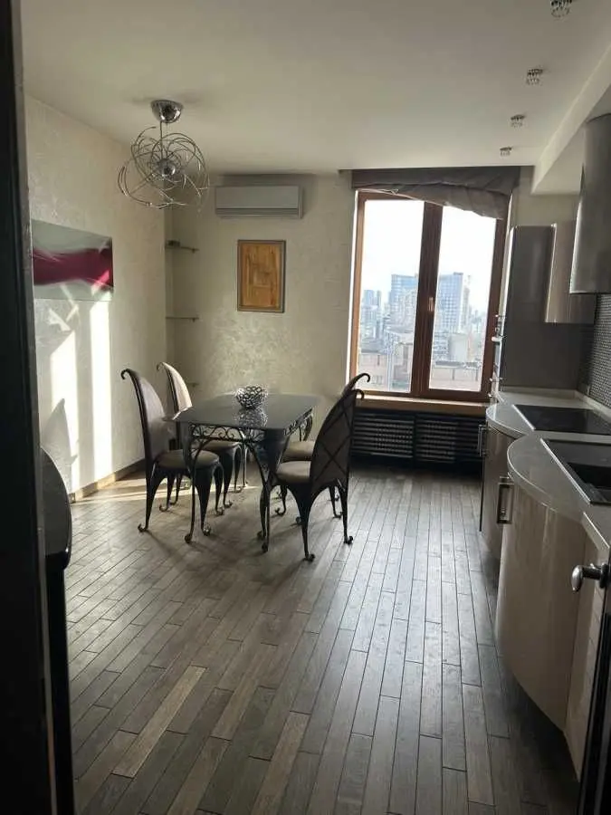 Фото Rent a 4-room apartment, Zhylianska Street 59 Kyiv for long-term rent, price: 52000 UAH, code 8762