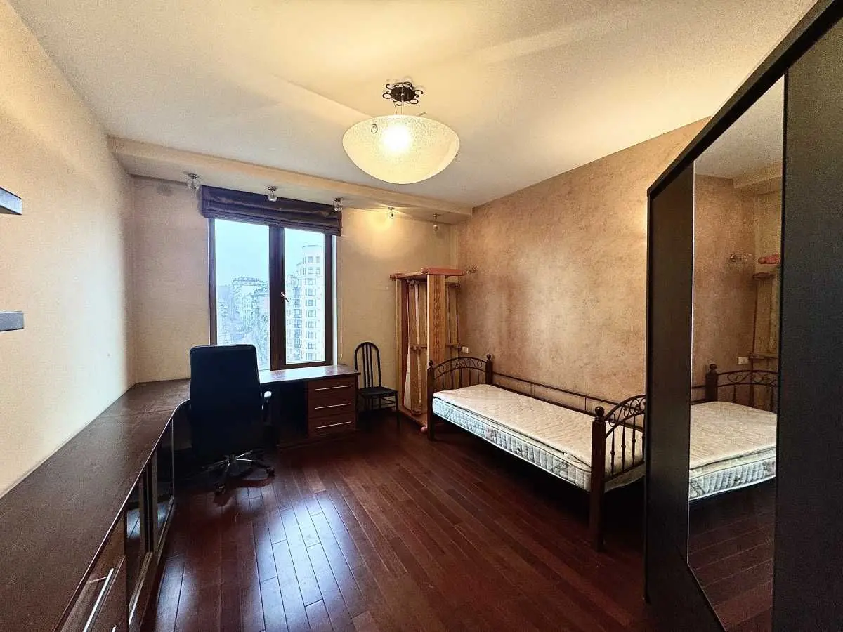 Фото Rent a 4-room apartment, Zhylianska Street 59 Kyiv for long-term rent, price: 52000 UAH, code 8762