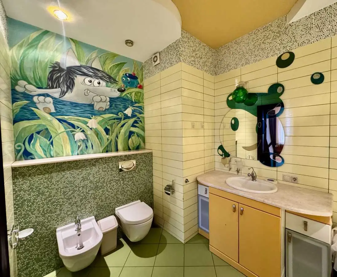 Фото Rent a 4-room apartment, Zhylianska Street 59 Kyiv for long-term rent, price: 52000 UAH, code 8762