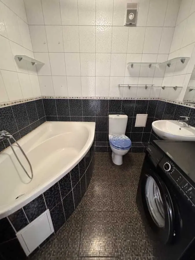 Фото Продаю 1-комнатную квартиру, 43.7 кв. м, Боголюбова ул. 14 Софиевская Борщаговка, цена: 70000 USD, код 8765