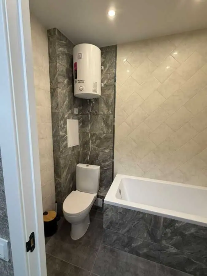 Фото Selling a 1-room apartment, 35 sq.m., 2 Rivne, price: 45000 USD, code 8766
