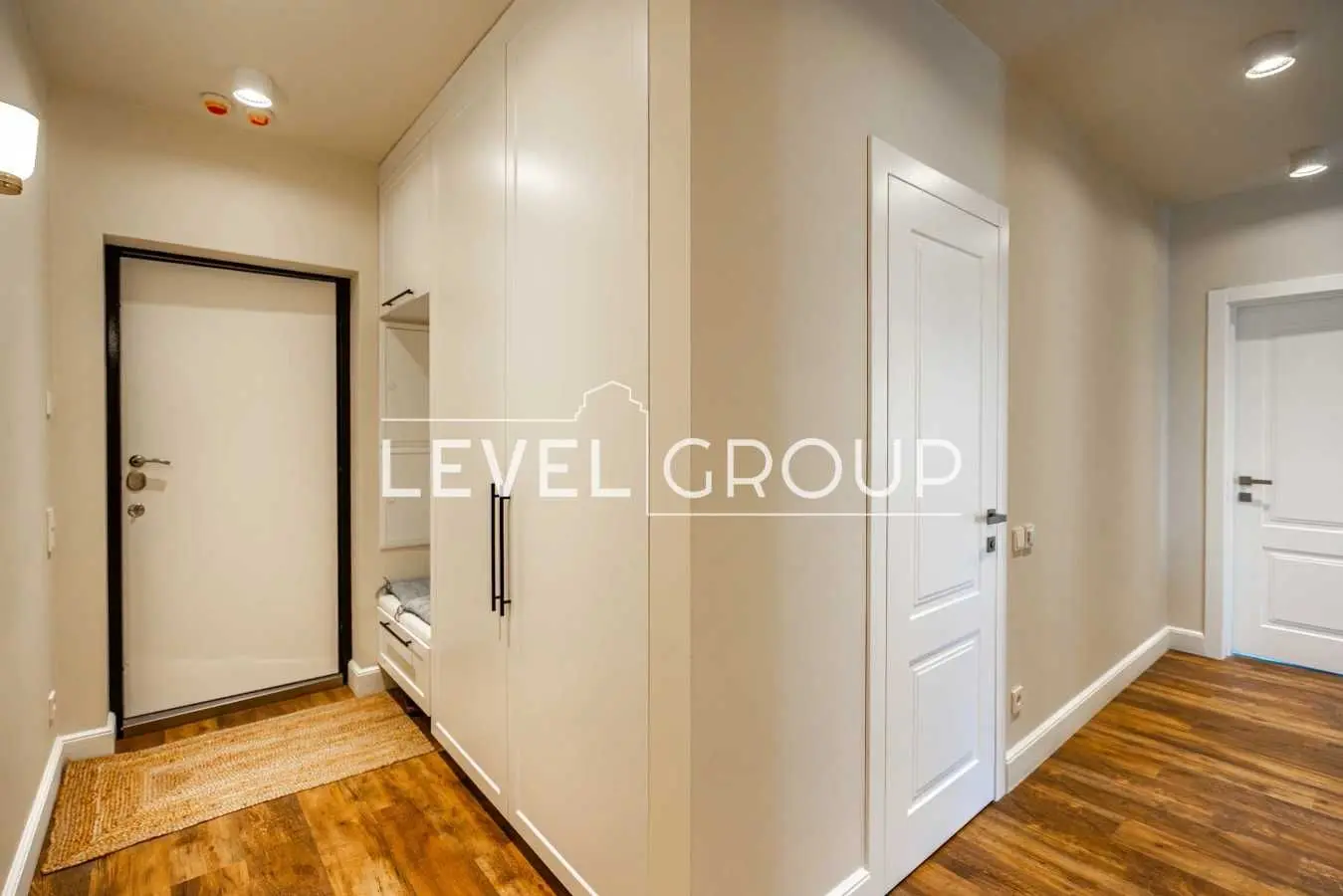 Фото Selling a 2-room apartment, 75.7 sq.m., Zolotoustivska Street  Kyiv, price: 239000 USD, code 8767