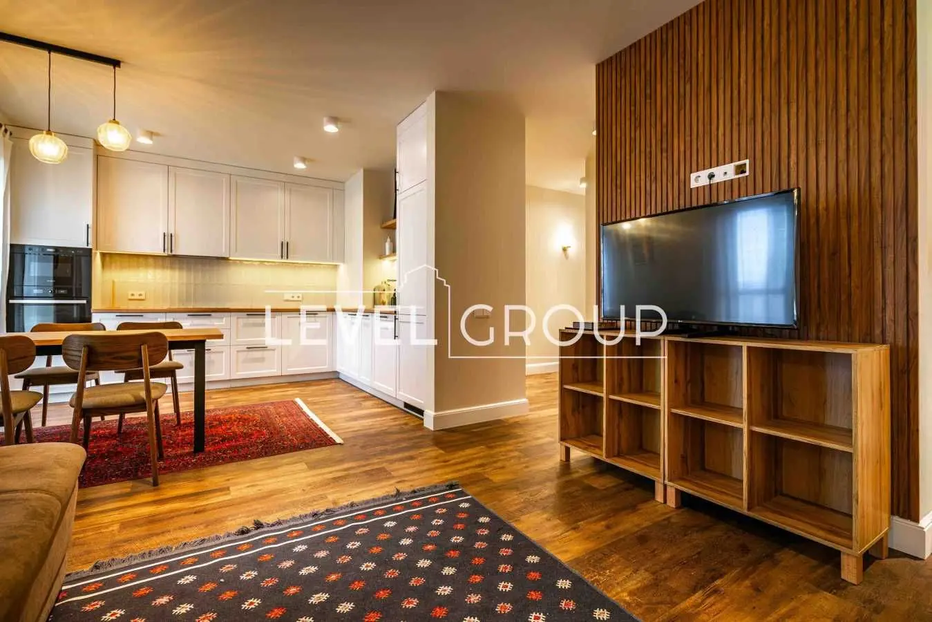 Фото Selling a 2-room apartment, 75.7 sq.m., Zolotoustivska Street  Kyiv, price: 239000 USD, code 8767