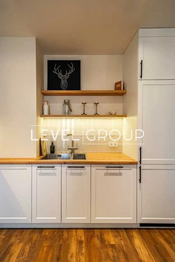 Фото Selling a 2-room apartment, 75.7 sq.m., Zolotoustivska Street  Kyiv, price: 239000 USD, code 8767