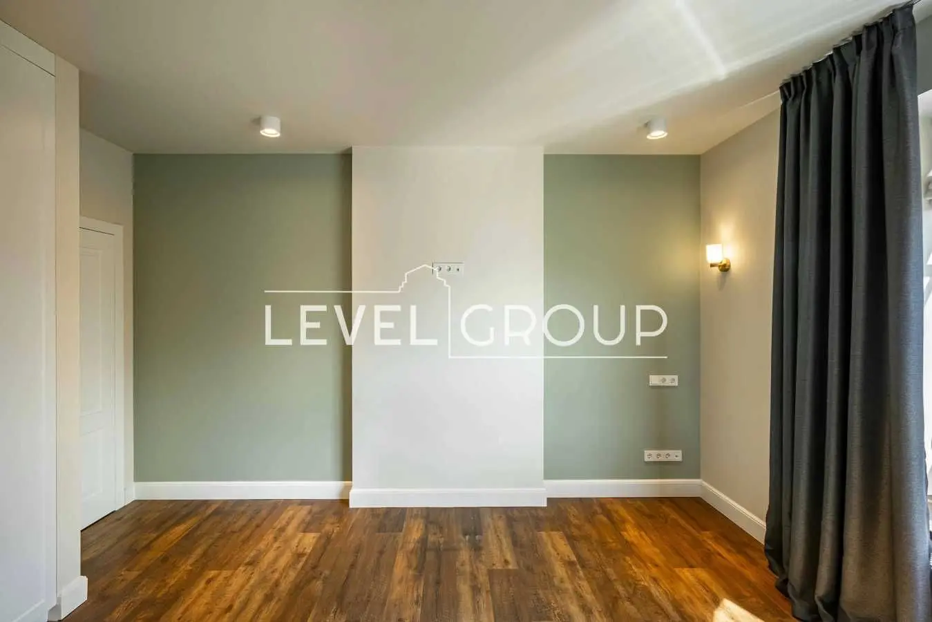 Фото Selling a 2-room apartment, 75.7 sq.m., Zolotoustivska Street  Kyiv, price: 239000 USD, code 8767