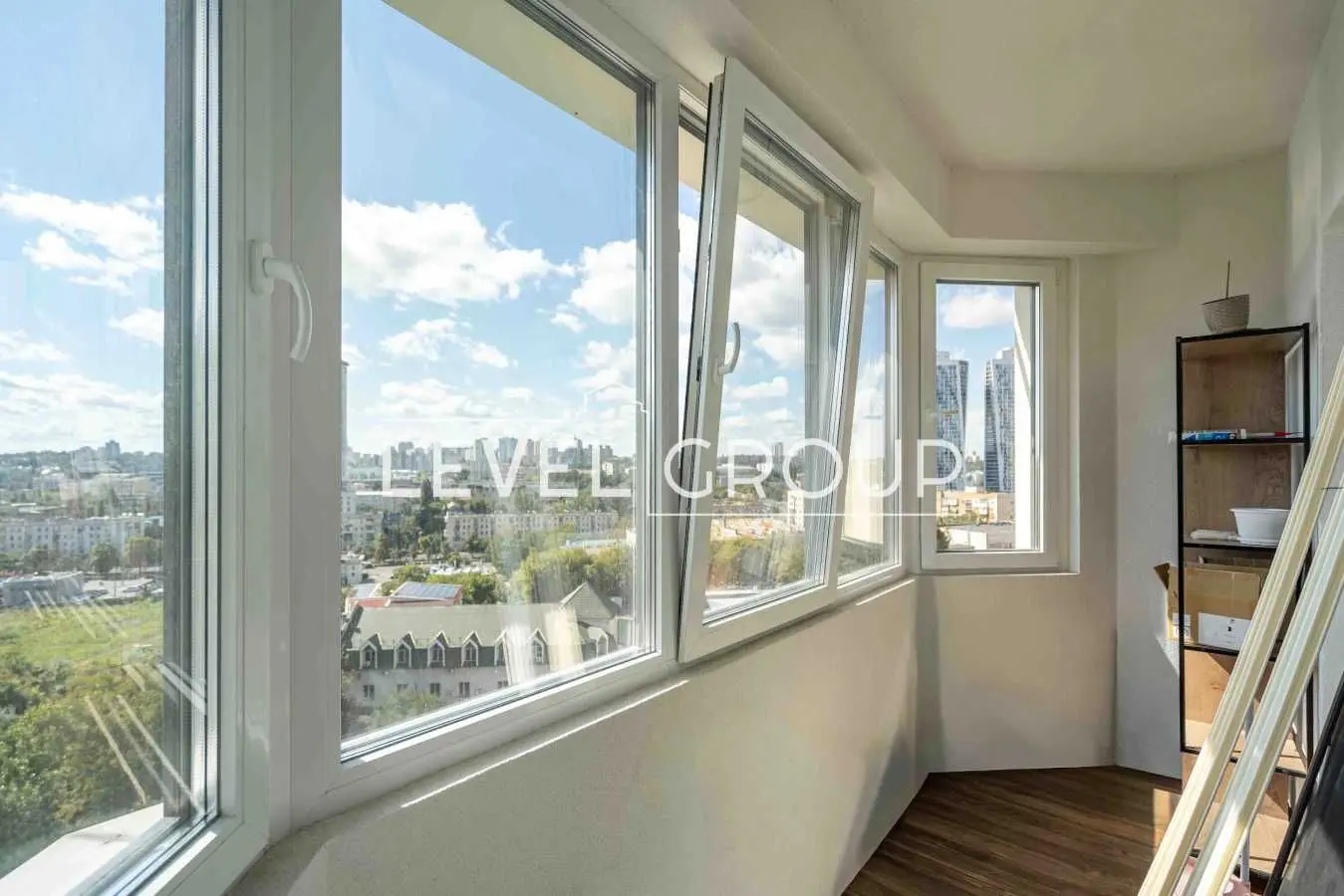 Фото Selling a 2-room apartment, 75.7 sq.m., Zolotoustivska Street  Kyiv, price: 239000 USD, code 8767