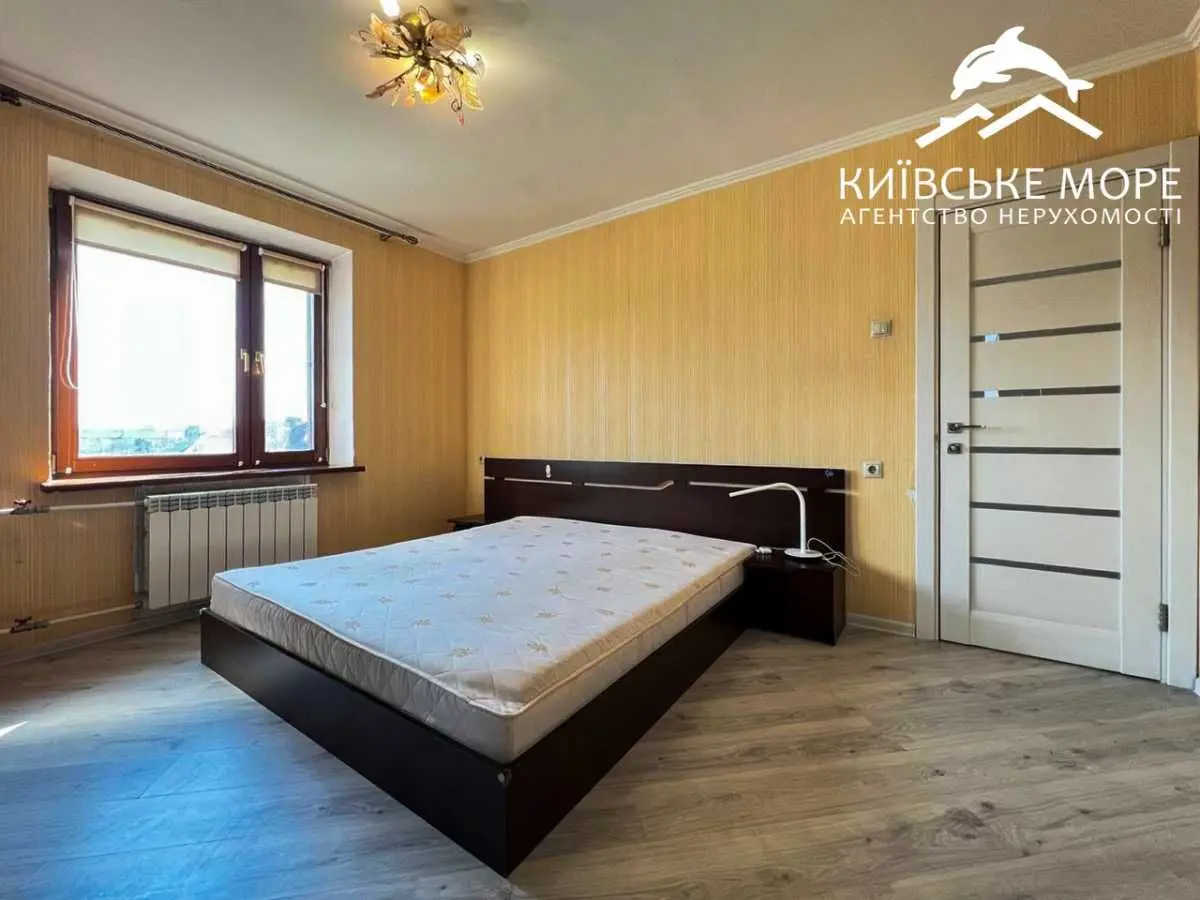 Фото Зняти 4 кімнатну квартиру, Георгія Тороповського вул. (Івана Дубового) 47 Київ в довгострокову оренду, ціна: 20000 UAH, код 8768