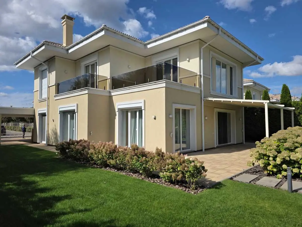Фото Rent a house, Kvitucha street  Vyshenky for long-term rent, price: 4700 USD, code 8771