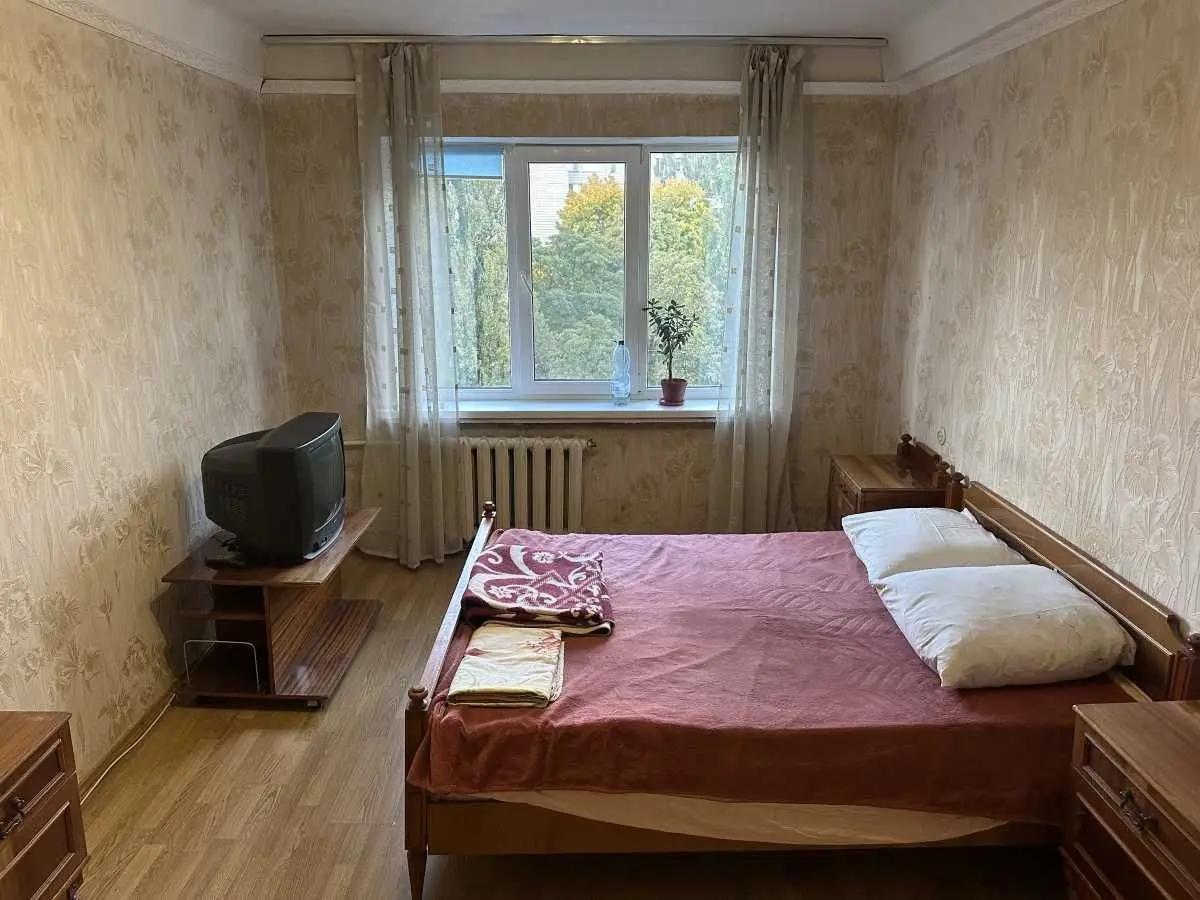 Фото Зняти 2 кімнатну квартиру, Литвиненко-Вольгемут вул. 5 Київ в довгострокову оренду, ціна: 11000 UAH, код 8775
