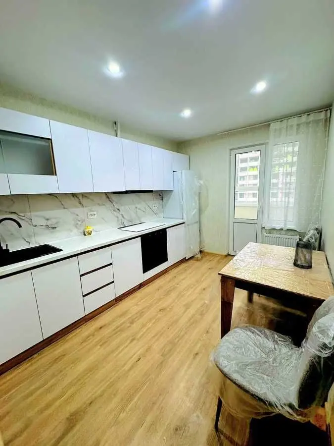 Фото Продаю 1 кімнатну квартиру, 40.6 кв. м, Озерна вул.  Новосілки, ціна: 70000 USD, код 8779