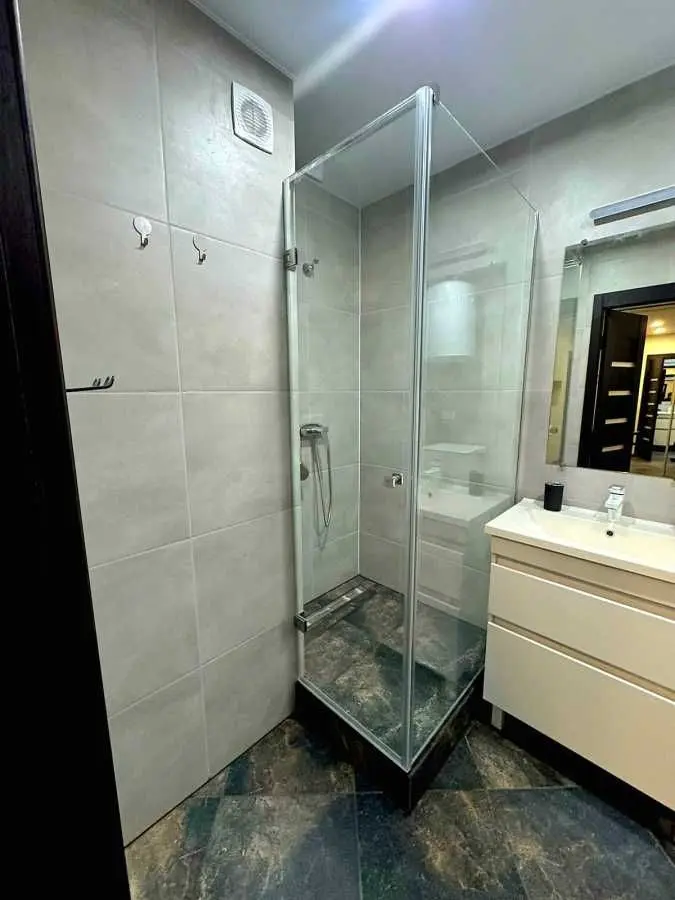Фото Продаю 1 кімнатну квартиру, 40.6 кв. м, Озерна вул.  Новосілки, ціна: 70000 USD, код 8779