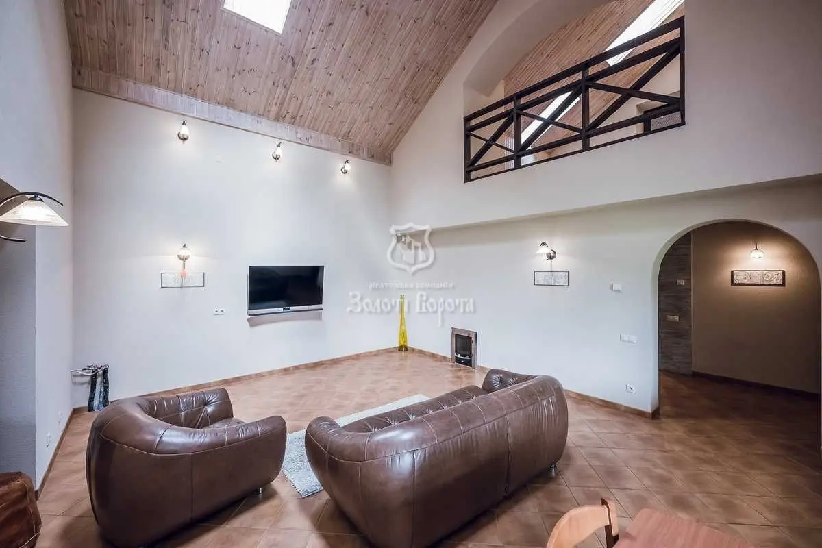 Фото Продаю будинок, 1005 кв. м, Грушевського вул.  Старі Петрівці, ціна: 2900000 USD, код 8782