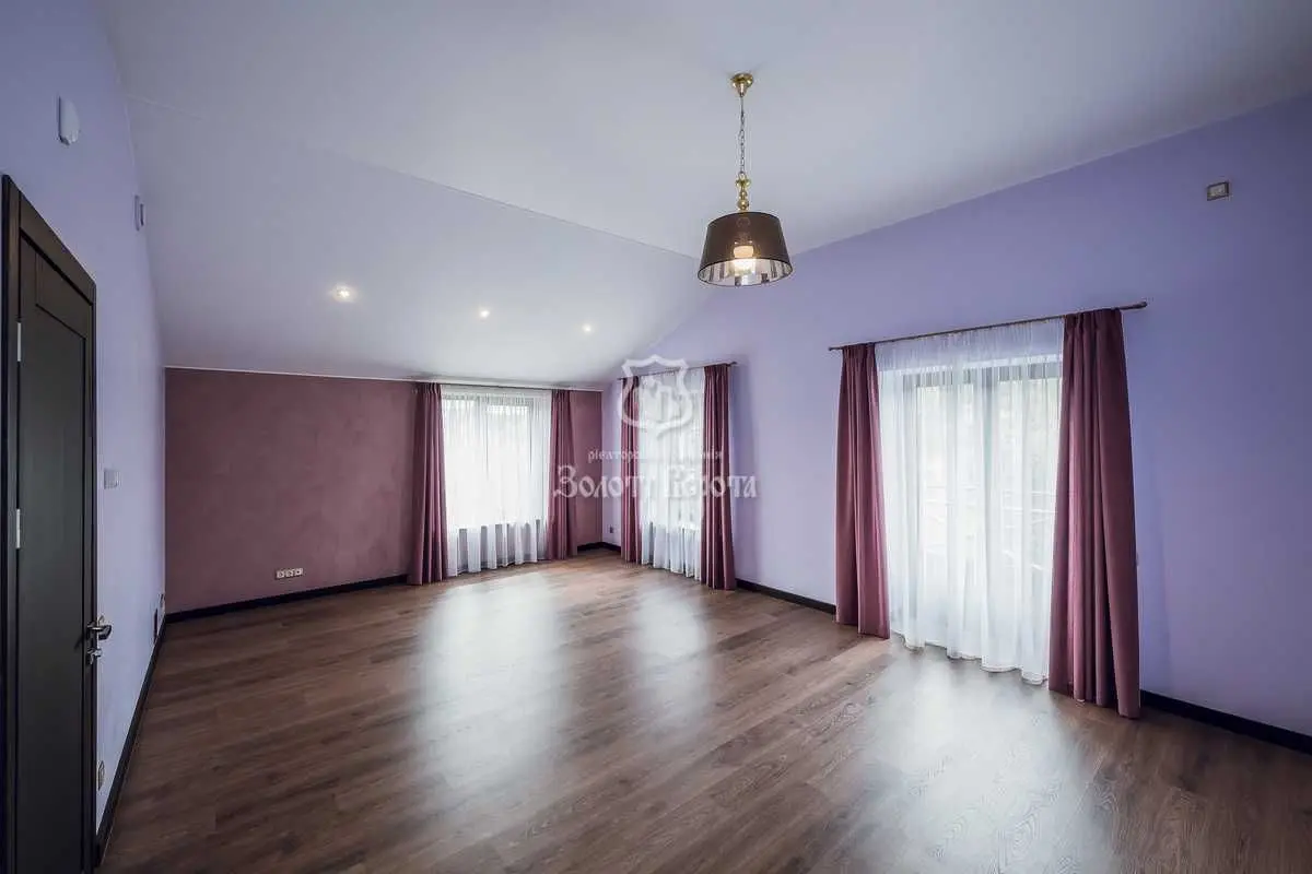 Фото Продаю будинок, 1005 кв. м, Грушевського вул.  Старі Петрівці, ціна: 2900000 USD, код 8782