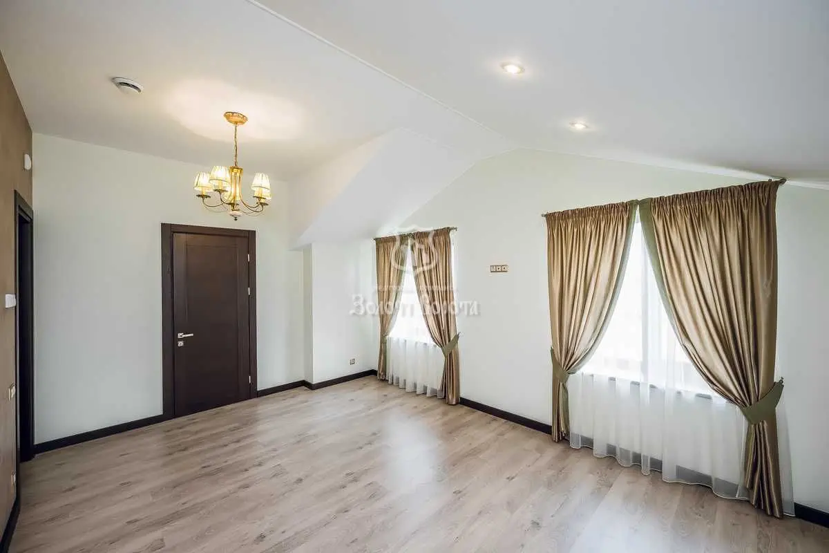 Фото Продаю будинок, 1005 кв. м, Грушевського вул.  Старі Петрівці, ціна: 2900000 USD, код 8782