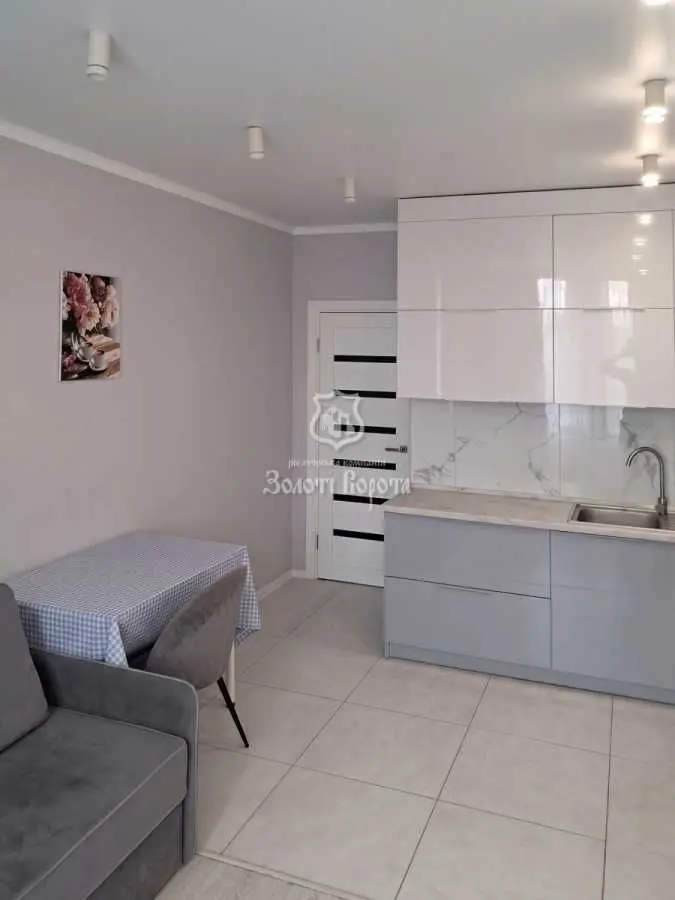 Фото Продаю 1 кімнатну квартиру, 45.7 кв. м, Юнацька вул. 4 Київ, ціна: 125000 USD, код 8801
