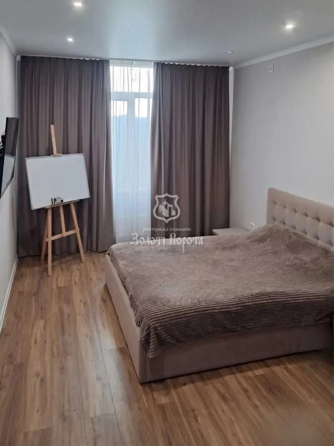 Фото Продаю 1 кімнатну квартиру, 45.7 кв. м, Юнацька вул. 4 Київ, ціна: 125000 USD, код 8801