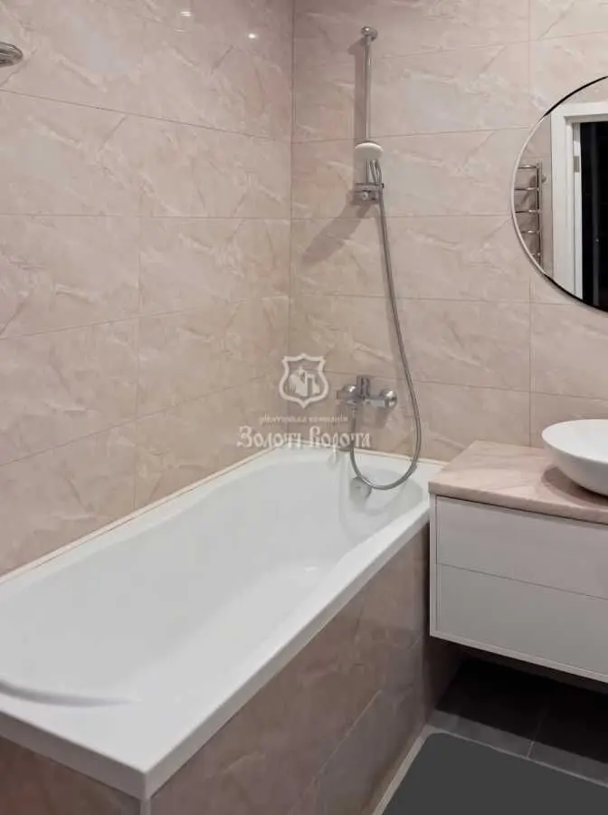 Фото Продаю 1 кімнатну квартиру, 45.7 кв. м, Юнацька вул. 4 Київ, ціна: 125000 USD, код 8801