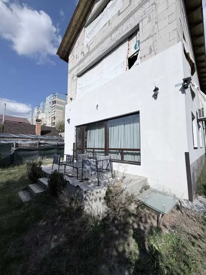 Фото Продаю будинок, 400 кв. м, Броварський просп. 47а Київ, ціна: 140000 USD, код 8804
