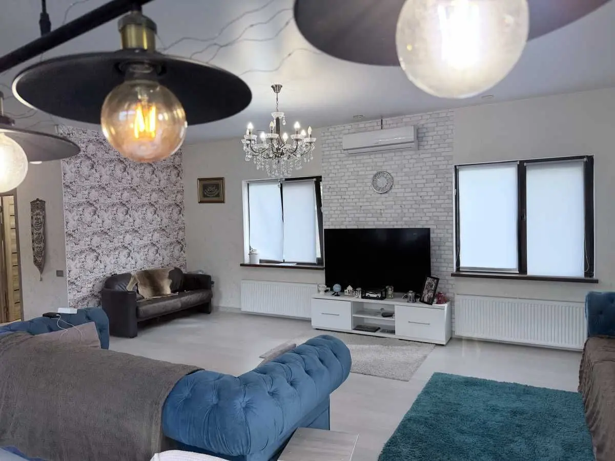Фото Продаю будинок, 400 кв. м, Броварський просп. 47а Київ, ціна: 140000 USD, код 8804