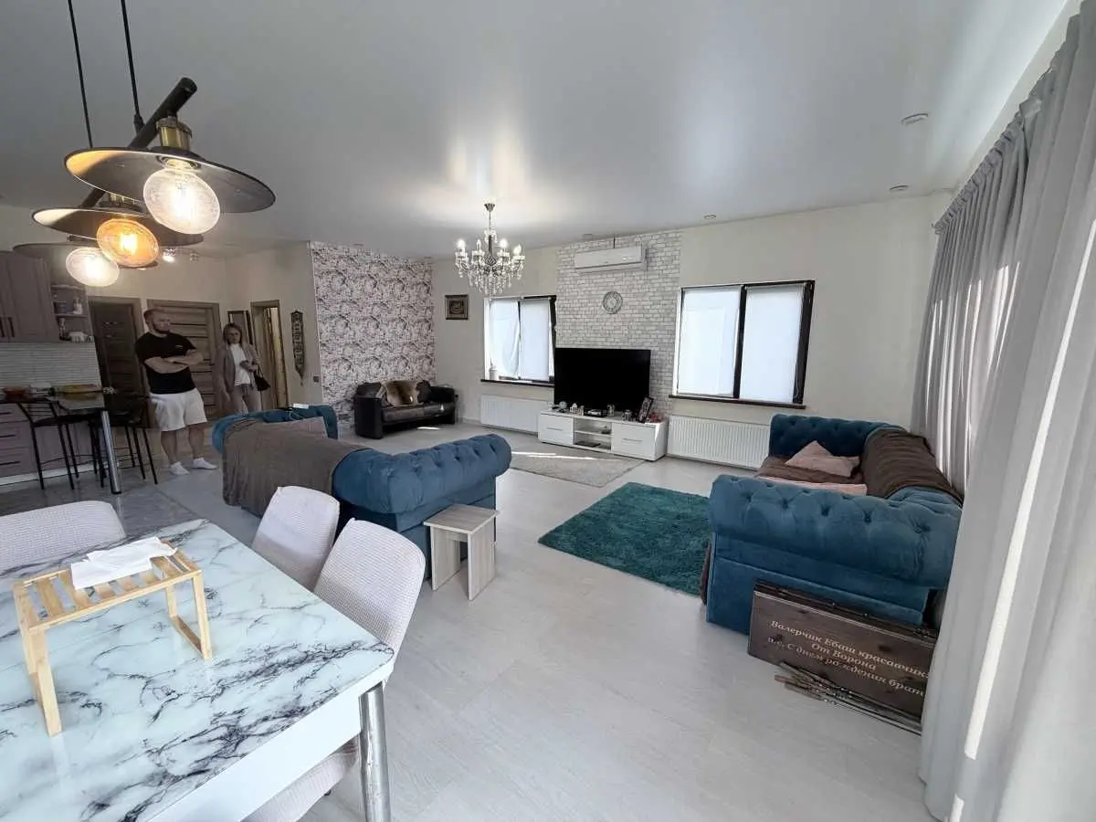 Фото Продаю будинок, 400 кв. м, Броварський просп. 47а Київ, ціна: 140000 USD, код 8804