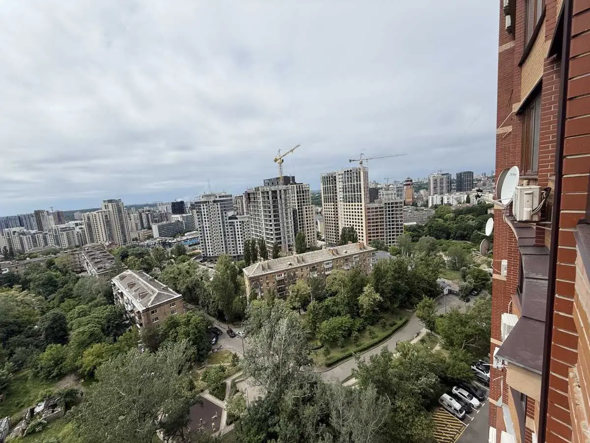 Фото Продаю 2 кімнатну квартиру, 83 кв. м, Євгена Коновальця вул. (Щорса)  Київ, ціна: 145000 USD, код 8821