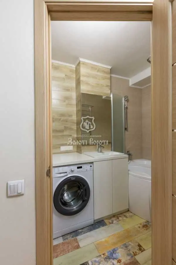 Фото Продаю 3 кімнатну квартиру, 61 кв. м, Івана Виговського вул. (Маршала Гречка) 8 Київ, ціна: 89900 USD, код 8824