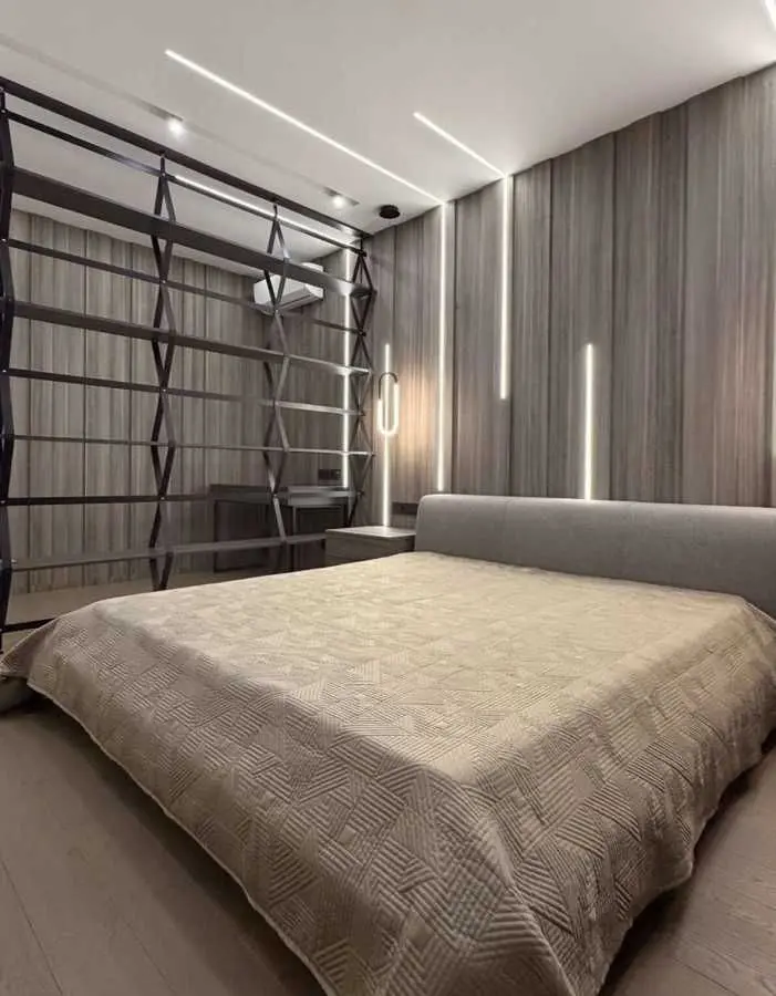 Фото Продаю 1 кімнатну квартиру, 76 кв. м, Лабораторний пров. 7 Київ, ціна: 275000 USD, код 8834