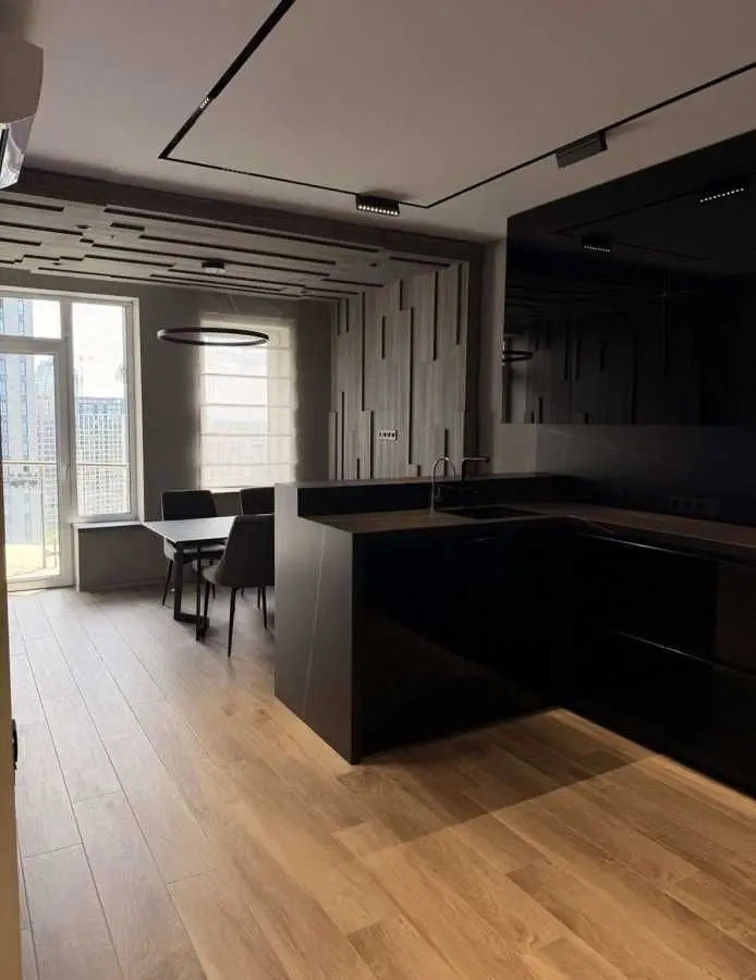 Фото Продаю 1 кімнатну квартиру, 76 кв. м, Лабораторний пров. 7 Київ, ціна: 275000 USD, код 8834