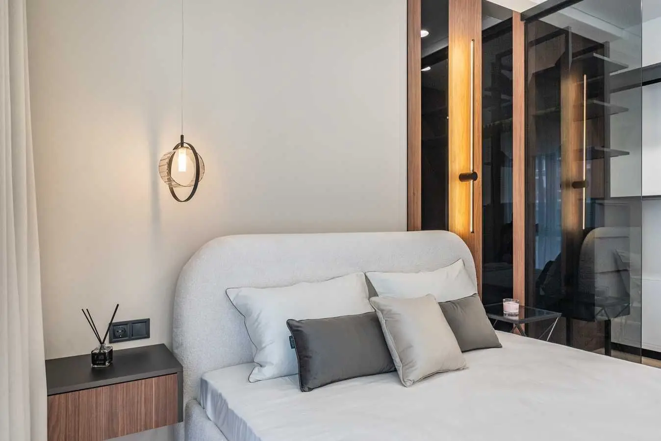 Фото Selling a 1-room apartment, 41 sq.m., Mykhaila Maksymovycha Street (Onufriia Trutenka Street)  Kyiv, price: 115000 USD, code 8859