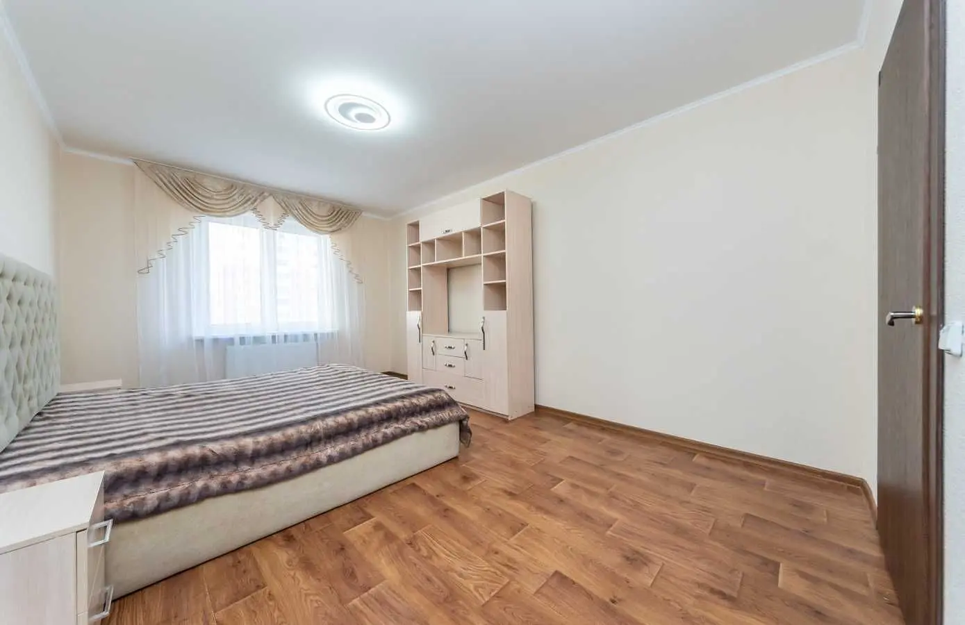 Фото Зняти 3 кімнатну квартиру, Балтійський пров.  Київ в довгострокову оренду, ціна: 26000 UAH, код 8862