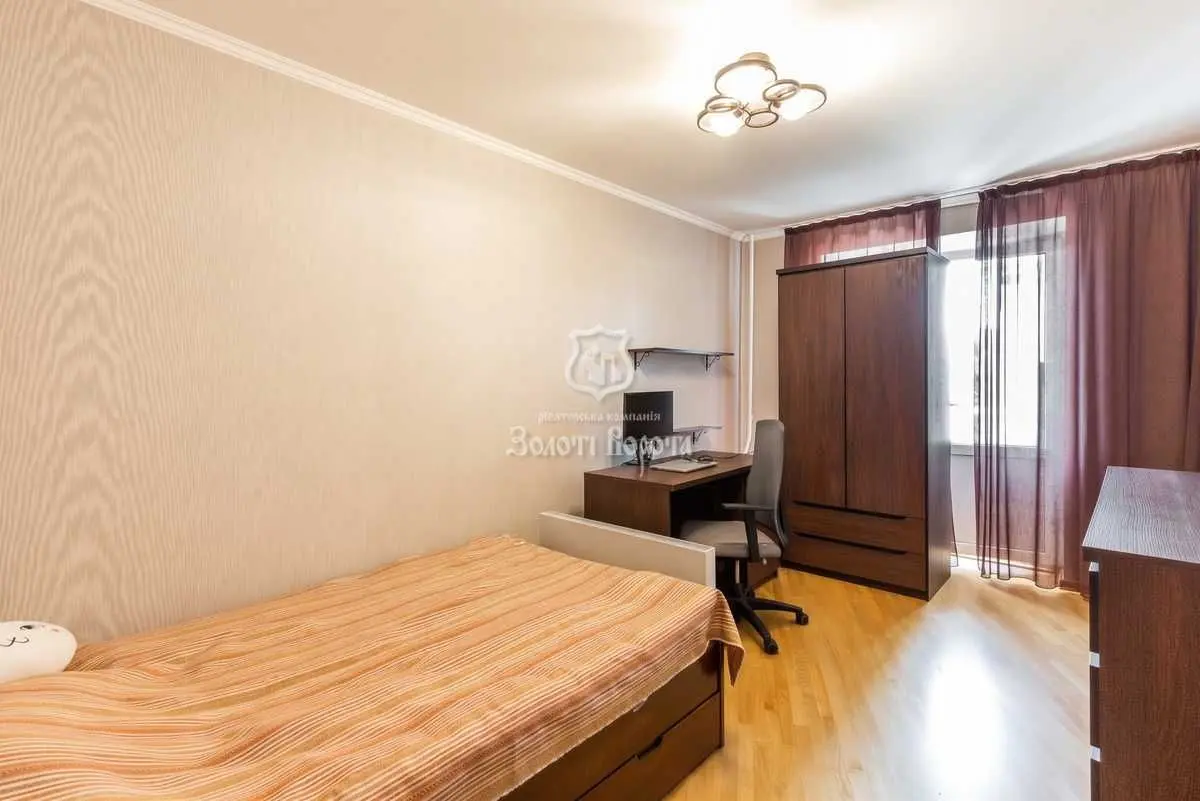 Фото Selling a 4-room apartment, 81.9 sq.m., Saliutna Street 4а Kyiv, price: 79500 USD, code 8864