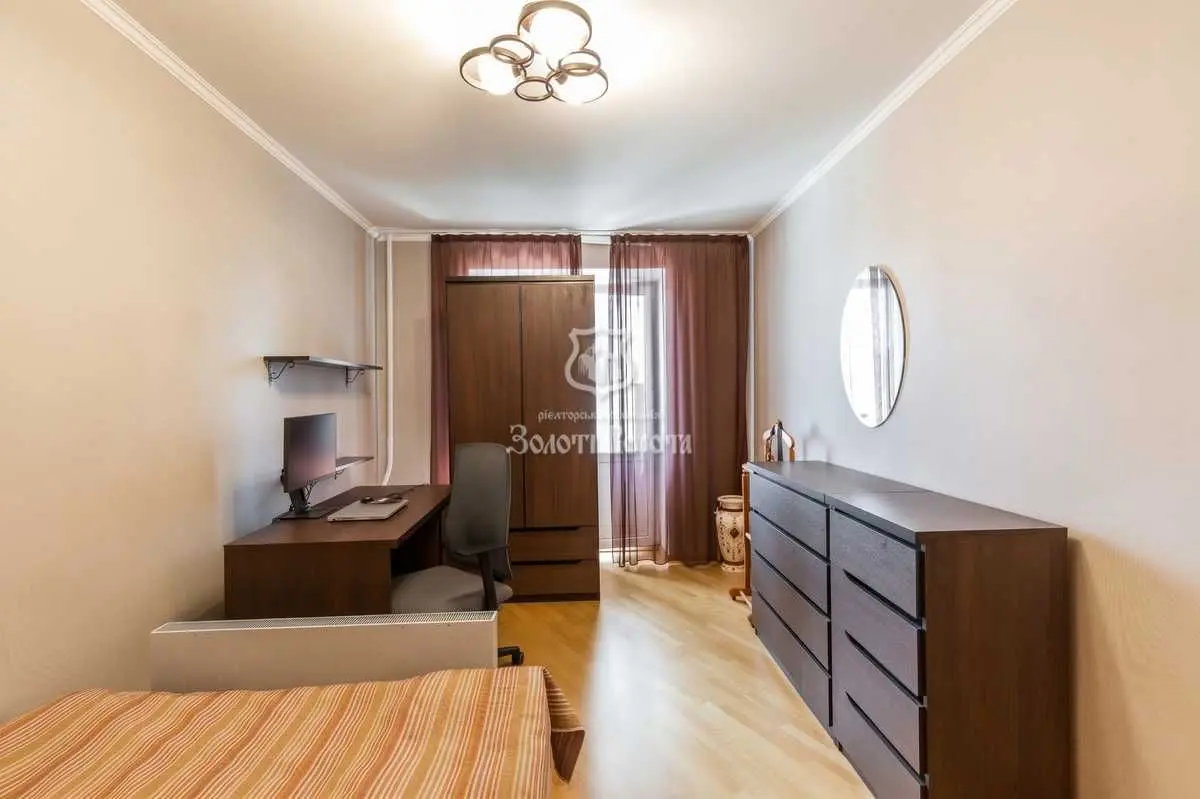 Фото Selling a 4-room apartment, 81.9 sq.m., Saliutna Street 4а Kyiv, price: 79500 USD, code 8864