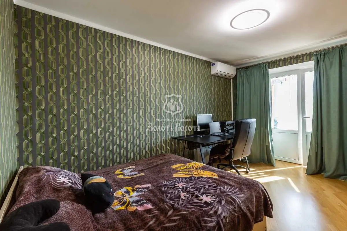 Фото Selling a 4-room apartment, 81.9 sq.m., Saliutna Street 4а Kyiv, price: 79500 USD, code 8864