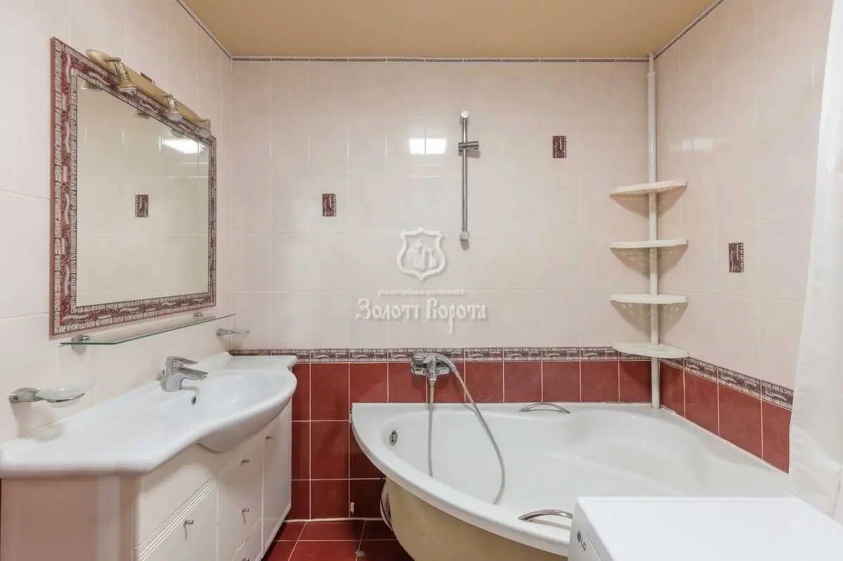 Фото Selling a 4-room apartment, 81.9 sq.m., Saliutna Street 4а Kyiv, price: 79500 USD, code 8864