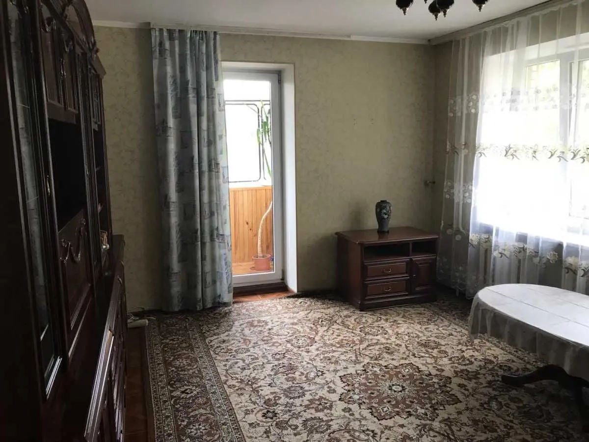 Фото Зняти 3 кімнатну квартиру, Єреванська вул. 32 Київ в довгострокову оренду, ціна: 18000 UAH, код 8869