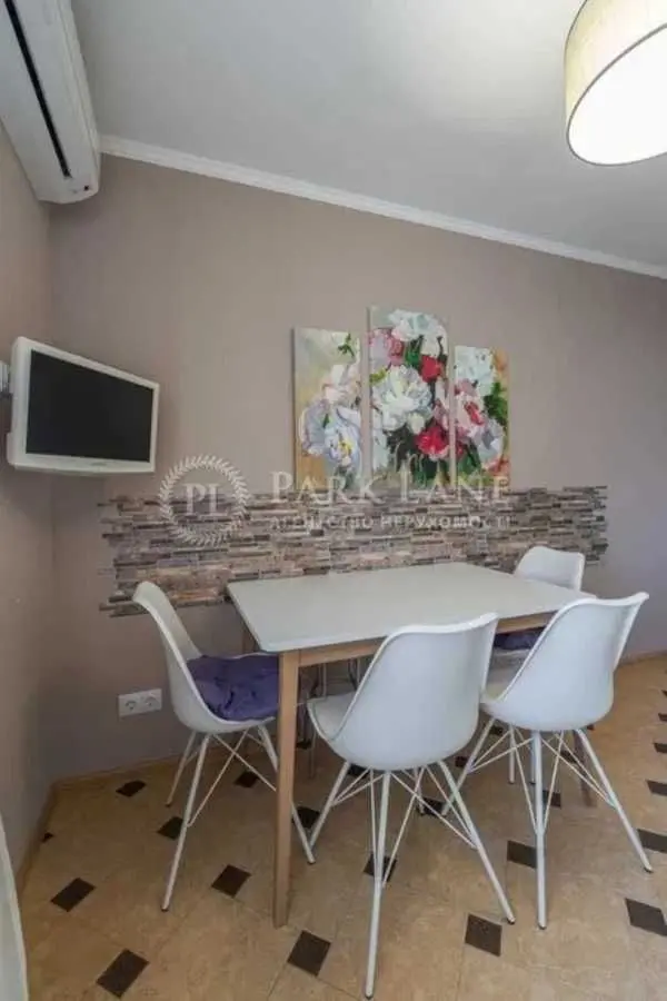 Фото Selling a 3-room apartment, 100 sq.m., Harmatna Street 38а Kyiv, price: 185000 USD, code 8870